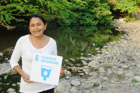 Mujer por el derecho al agua y saneamiento